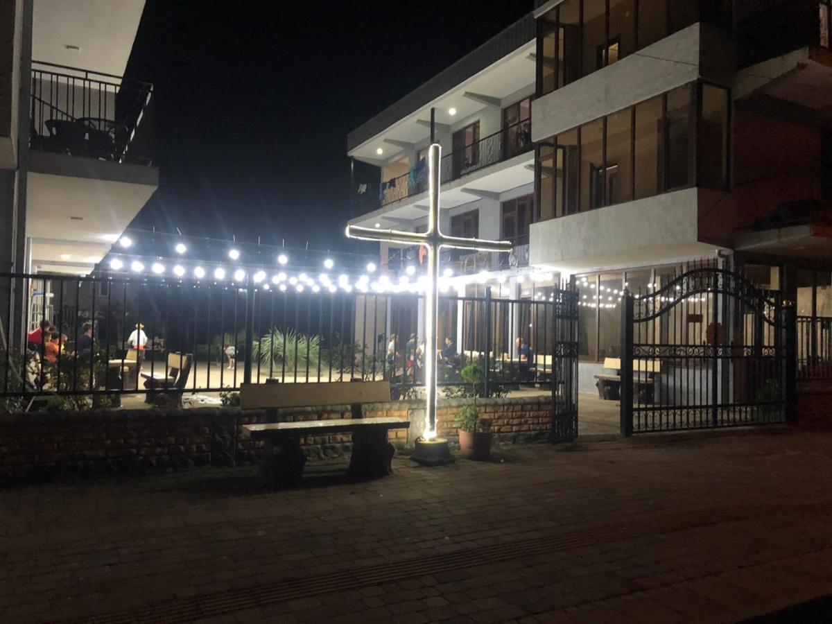 Hotel Guga Kobuleti Esterno foto