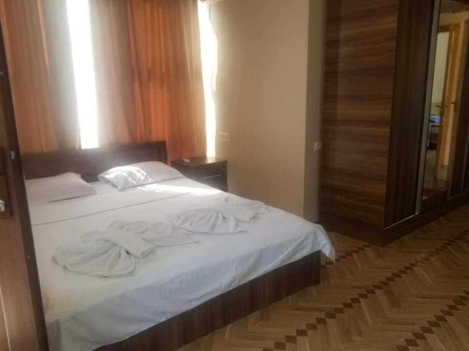 Hotel Guga Kobuleti Esterno foto